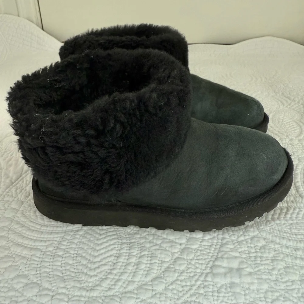 UGG Classic Mini Fluff Black Suede Ankle Boots Women’s Size 7 - Picture 2 of 9